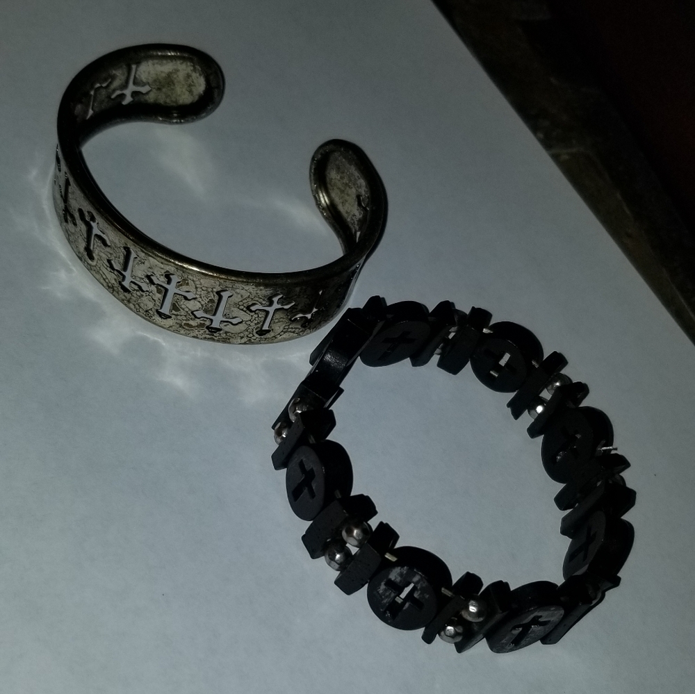 2 cross bracelets!! Both from Buckle!!
